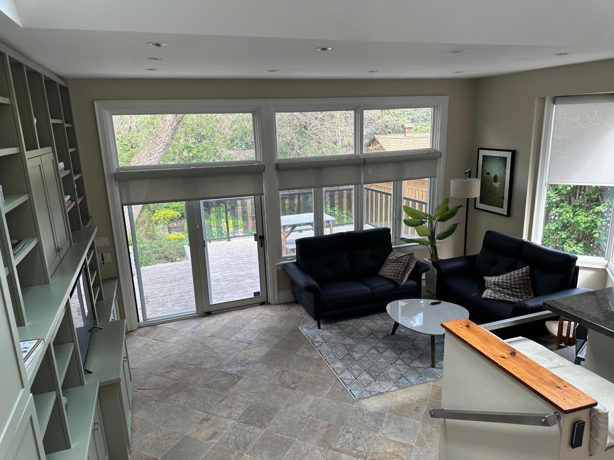 Double Bedroom On Up Or 3 Bedrooms In Basement Near Eglinton Subway Station Торонто Екстериор снимка