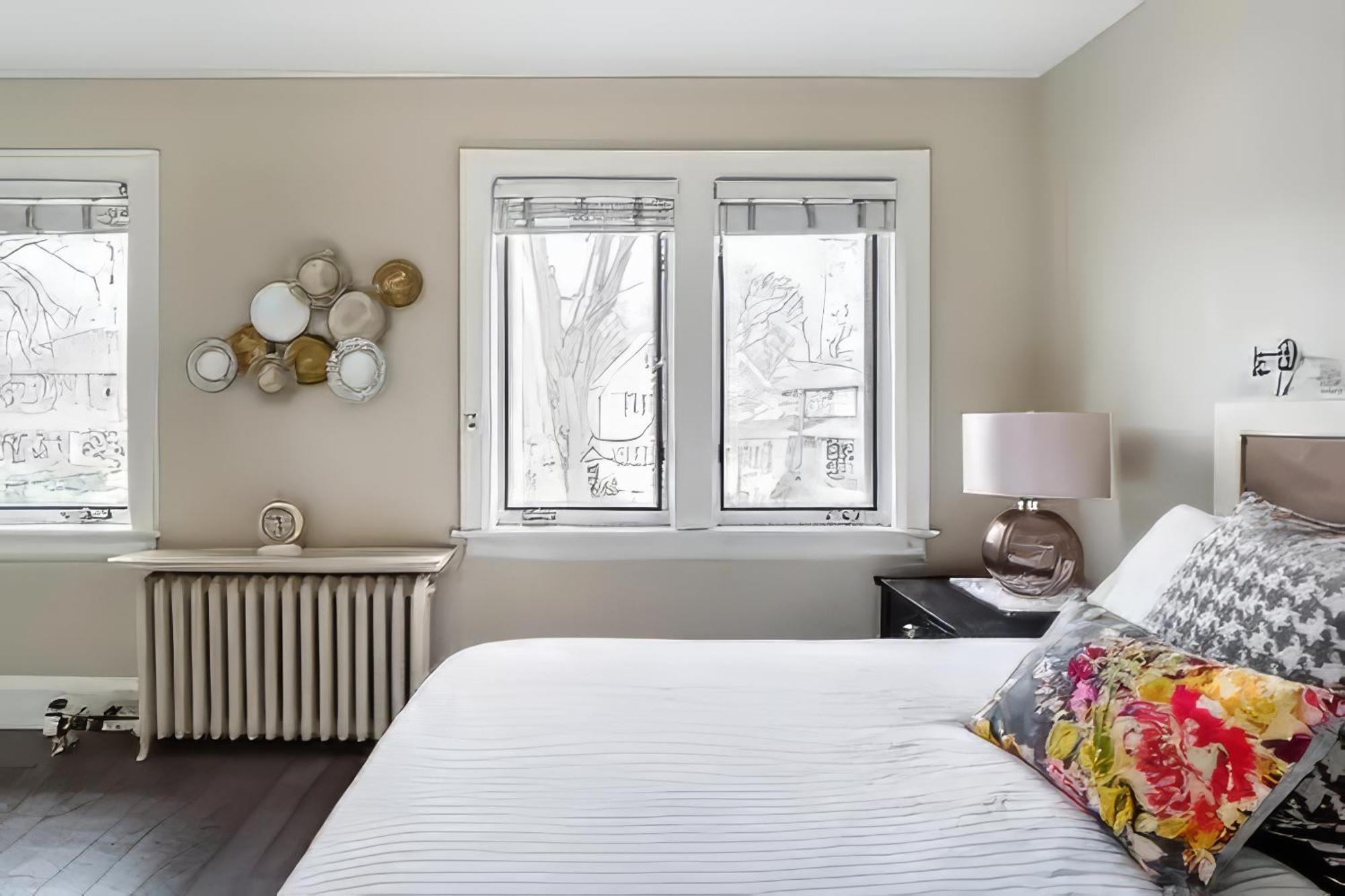 Double Bedroom On Up Or 3 Bedrooms In Basement Near Eglinton Subway Station Торонто Екстериор снимка
